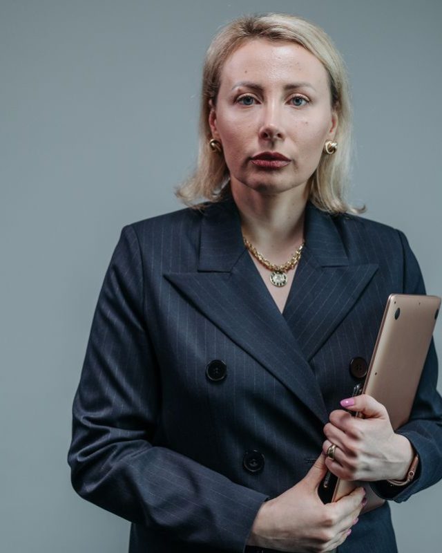 Dr. Sabine Reuss